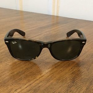 Ray-Ban new wayfarer sunglasses (polarized)